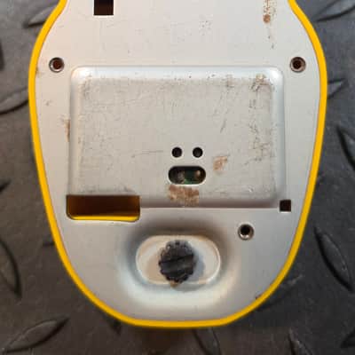 Danelectro Grilled Cheese Resonant Filter Distortion DJ-10 Food Series Yellow Missing Back Rubber image 7