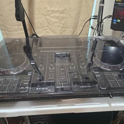 Denon Prime 4 Standalone DJ System 2019 plus Denon LC6000 Controller and cases image 7