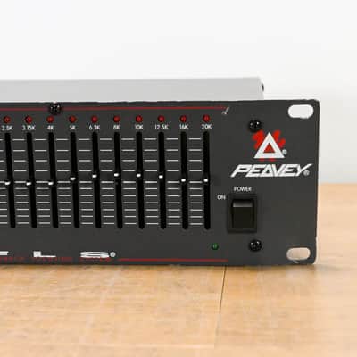 Peavey QF 131 31-Band Graphic Equalizer CG01450 image 2