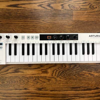 Arturia KeyStep 37 MIDI Controller 2021 - 2025 - White image 2