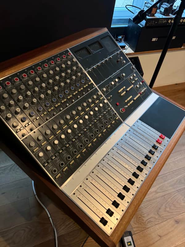 Neve Melbourne - rare - vintage - fully serviced recording desk 12Ch 33115 image 1