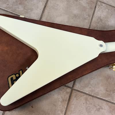 2024 Gibson USA '70s Flying V Electric Guitar Classic White image 4