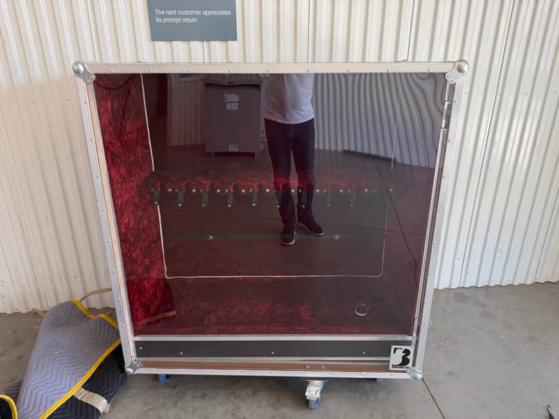 10 SPACE GUITAR VAULT - Black image 1