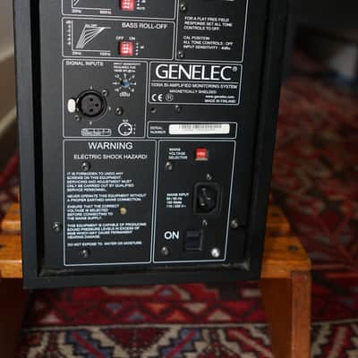 Genelic 1030A Bi-Amplified Monitoring System 2005 - Black image 7