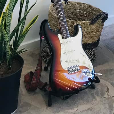 1998 Fender 62 AVRI Stratocaster  Tobacco Burst image 1