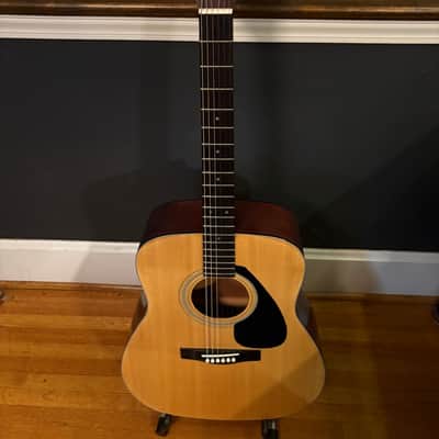 YAMAHA FG411 acoustic guitars