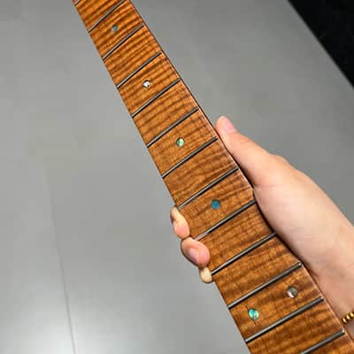 AAAA Bone nut Suhr Round-head stainless steel Roasted flame Maple Electric Guitar Neck 22 frets hole 10mm 12in image 7