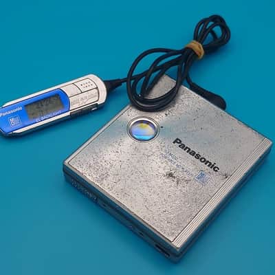 Blue Panasonic Portable MD Player SJ MJ70 with remote image 1