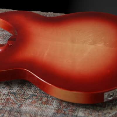 Rickenbacker 330 - 6 String model- Two Toaster pickups - 'R' tailpiece 1967 - Fireglo - One Owner Guitar - VERY CLEAN Bild 13