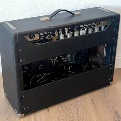 Wonderful Early 1965 Fender Vibrolux Reverb 2-Channel 35-Watt 2x10" Pre CBS Black Panel Combo Amp, This is a Fantastic Amplifier ! image 5