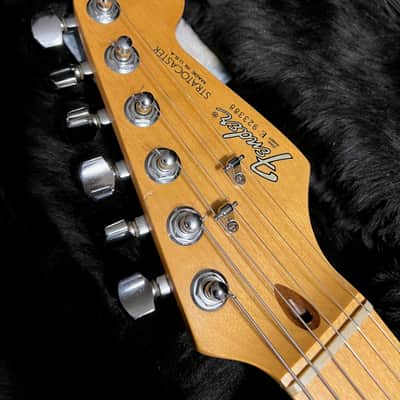 Fender American Standard Stratocaster with Maple Fretboard 1986 - 1993 - Brown Sunburst image 4