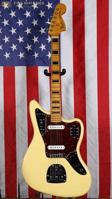 Fender Vintera II '70s Jaguar with Maple Fretboard - Vintage White