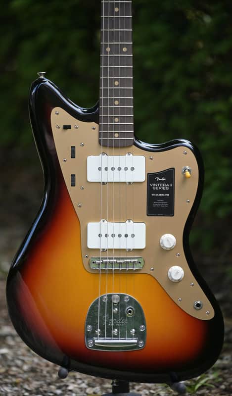 Fender Limited Edition Vintera II Road Worn 50s Jazzmaster- 3-Color Sunburst(2) image 1