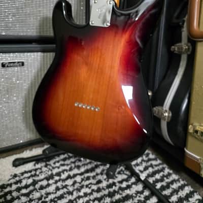 Fender Player II Stratocaster 2024 - Present - 3-Color Sunburst image 8