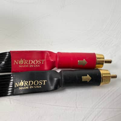 【廃盤】NORDOST BLACK KNIGHT RCAケーブル Nordost Black Knight RCA Interconnects With Nordost Wood Case - 2M