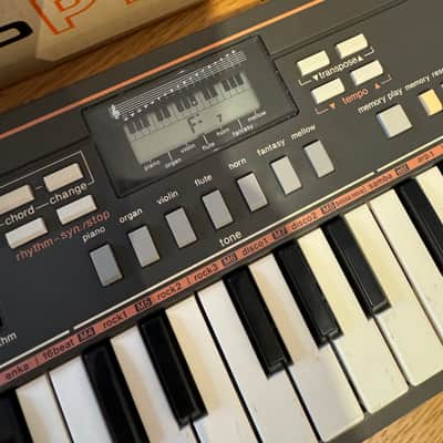 Casio PT-31 31-Key Mini Synthesizer 1980s - Black image 2