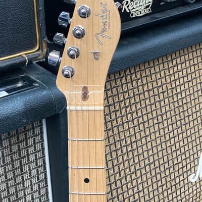 Fender American Professional Telecaster with Maple Fretboard 2017 - 2019 - 3-Color Sunburst image 3