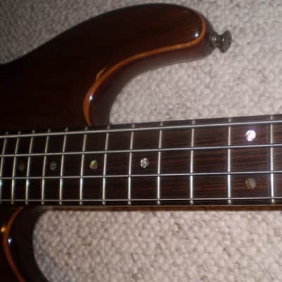 Fender American Deluxe Zone Bass 2002 - Walnut image 16