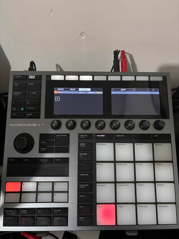 Native Instruments Maschine Plus 2020 - Present Black image 1