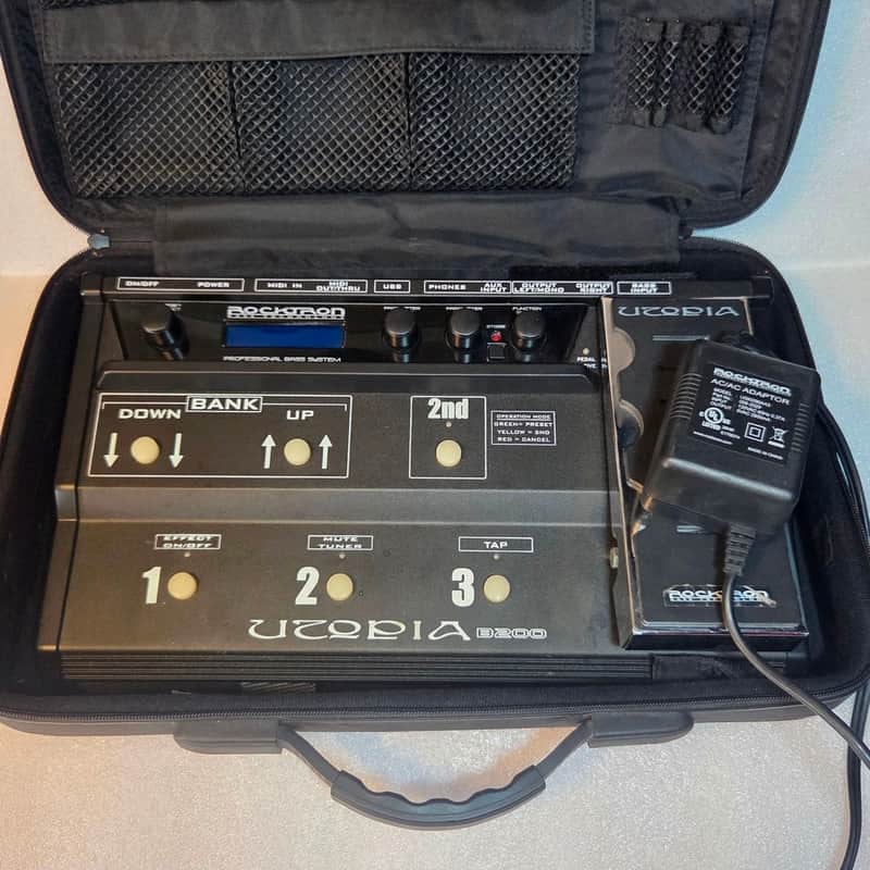 Rocktron Utopia B200 Bass Guitar Effects Processor Pedalboard w/Case - (Make OFFER!) image 1