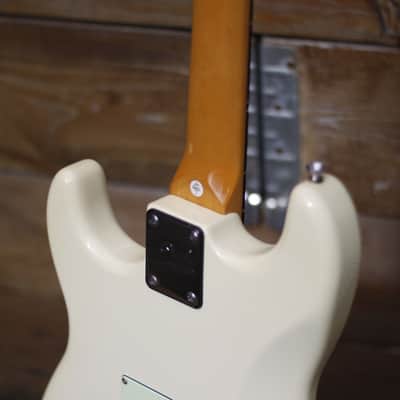 Eko ST-300 WH Tribute Series - White image 9