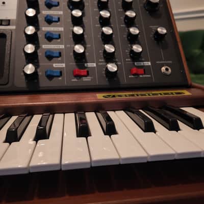Moog Minimoog Voyager Signature Edition 44-Key Monophonic Synthesizer 2002 - Cherry Cabinet image 9