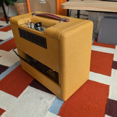Fender '57 Custom Champ 2-Channel 5-Watt 1x8" Guitar Combo 2016 - Present - Lacquered Tweed image 6