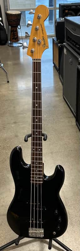 Sweet Fender Precision bass Mid 1980s - Black image 1