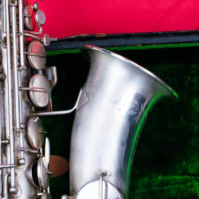 Early 1930s York Silver Plated Alto Saxophone, Hardcase, as is image 7
