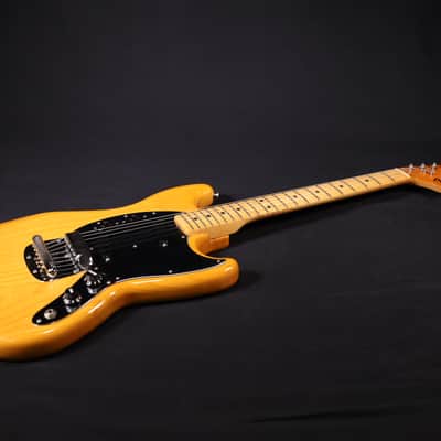 MINT Vintage Fender Mustang 1978 with Case USED 097 image 2