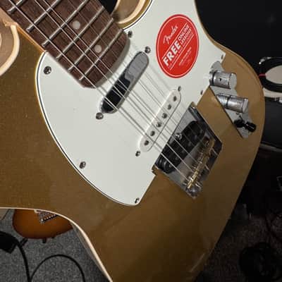 Squier Paranormal Custom Nashville Stratocaster with Laurel Fretboard 2023 - Present - Aztec Gold image 6