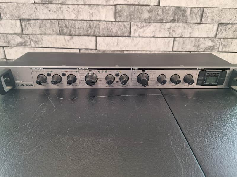 TC Electronic M300 Dual Engine Effects Processor 2000s - Silver image 1