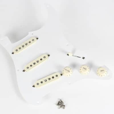 2001 Vintage Fender Stratocaster '57 1957 AVRI American Reissue Loaded PICKGUARD USA Strat image 1