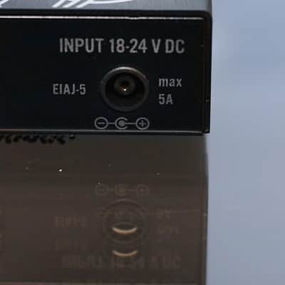 EBS Runsten Isolated Pedalboard Power Supply - 10 DC Outputs up to 900mA, Switchable 9V/12V, 2 USB Ports, Ultra-Low Noise, Universal 100-240V, Compact 310g image 6