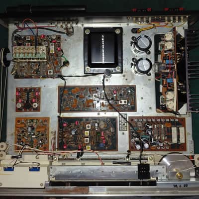 Marantz Model 2225 25-Watt Stereo Solid-State Receiver 1976 - 1977 - Fully Restored Silver with WC22 FactoryWood Case image 14