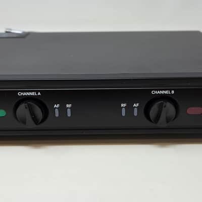 B-Stock - Samson Stage 200 Dual Channel Wireless Handheld Mic System - D Band - WITH WARRANTY image 4