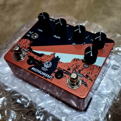 Walrus Audio Monument Harmonic Tap Tremolo V1 2017 - Coral / Black image 2