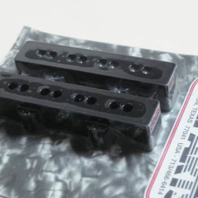 new in package A+ Allparts PC-0953-023, Pickup Cover Set for Jazz Bass / J Bass (2 piececs) Black, plastic (from 2020s) screws are NOT included- but they're availabe for sale upon request image 13