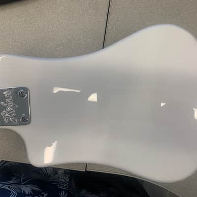 Hofner Shorty Guitar White Limited Travel Electric Guitar w/ Gigbag image 4
