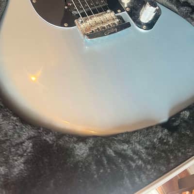 Sterling de Music Man SR-50 con actualizaciones imagen 1