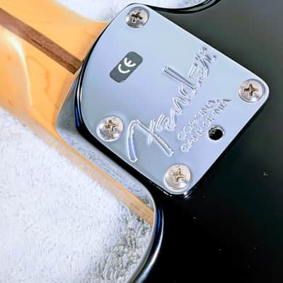 2002 Fender American Deluxe Stratocaster with Maple Fretboard - Montego Black image 18