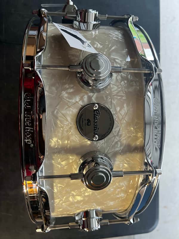 Mint DW 5.5" x 14" Collector's Series Classics Shell Snare Drum - Vintage Marine w/ Chrome Hardware