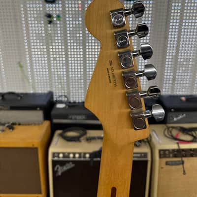 Fender Standard Stratocaster with Maple Fretboard 2018 - Midnight Wine image 13
