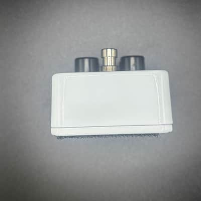 Electro-Harmonix Crayon 69 Full-Range Overdrive 2015 - Present - White with Vertical Crayons image 6