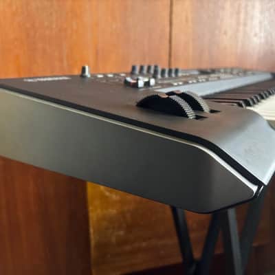 Yamaha MOX6 61-Key Semi-Weighted Music Production Synthesizer Workstation w/ power supply image 6