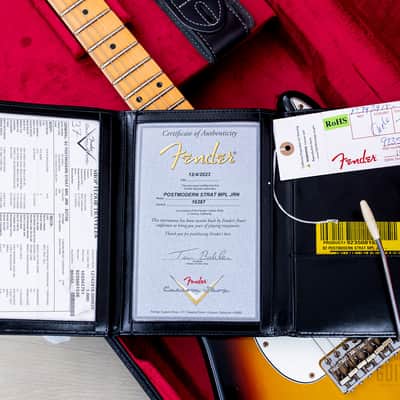 Fender Custom Shop Postmodern Stratocaster Journeyman Relic Bleached Three-Tone Sunburst image 14