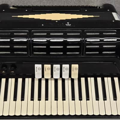 Titano Titan Piano Accordion 41/120 W/Case W/Pickup Tested image 2