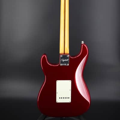 Squier Classic Vibe '60s Stratocaster with Laurel Fretboard Candy Apple Red image 8
