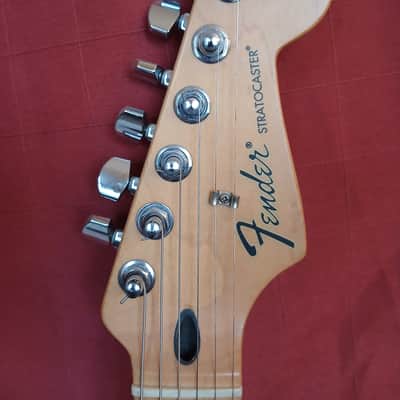 Fender Stratocaster – 2008 – Sunburst – Made in Mexico – Maple Neck – With Gig Bag image 5