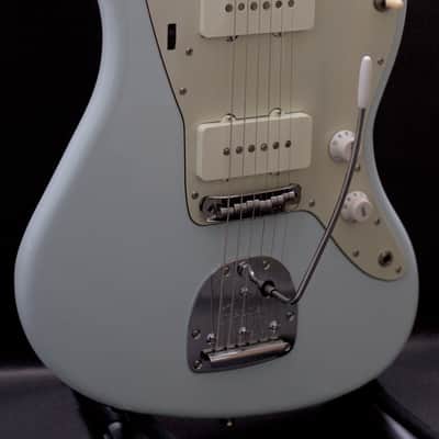 Fender Japan FSR Traditional II ‘60s Jazzmaster – Sonic Blue Matching Headstock – Kinko Music Exclusive – MIJ image 4
